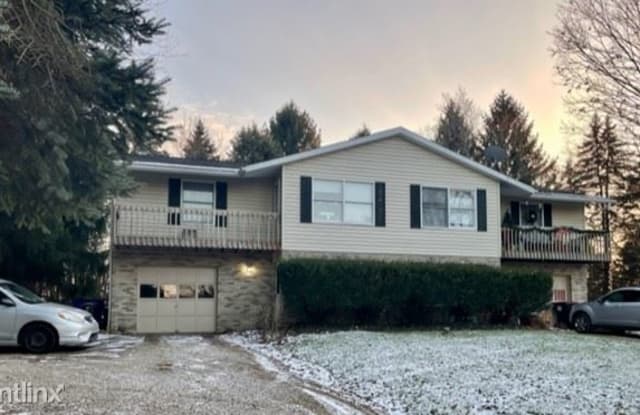 206 Howe Road - 206 East Howe Road, Portage County, OH 44240