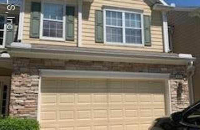 4004 LIONHEART DR