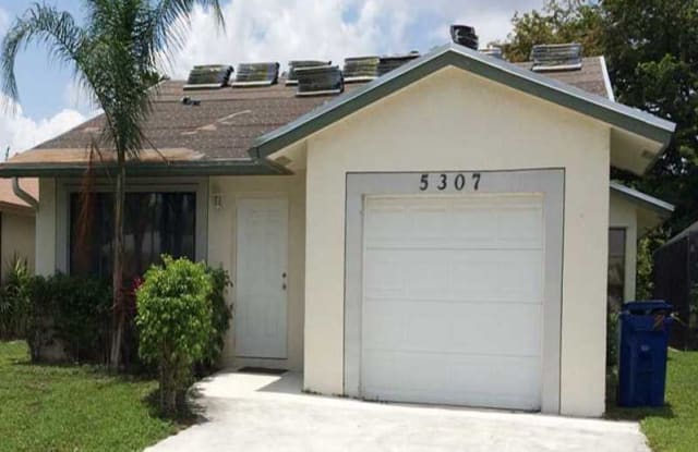 5307 NW 93 Ave - 5307 Northwest 93rd Avenue, Sunrise, FL 33351