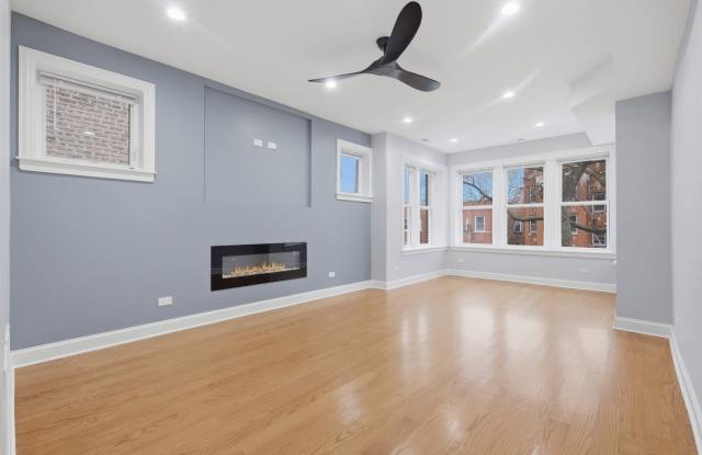 4524 N Central Park Avenue unit: 2