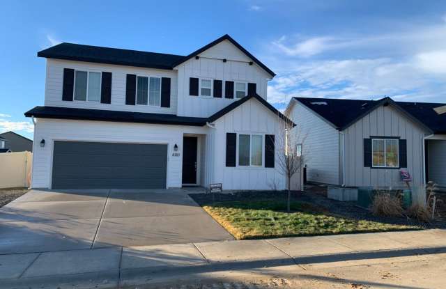 Newer home in Caldwell!