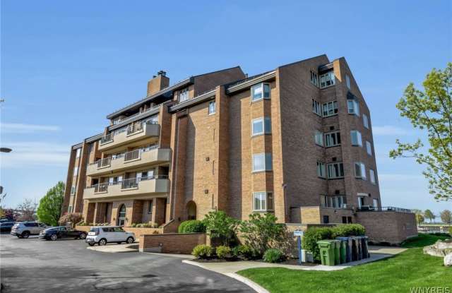 40 Waterfront Circle