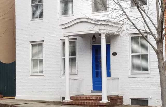 Beautiful single family home in historic Downtown Frederick available March 1st!