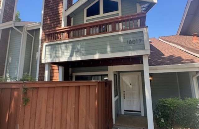 Photo of Super Adorable 3 Bedroom Townhouse!