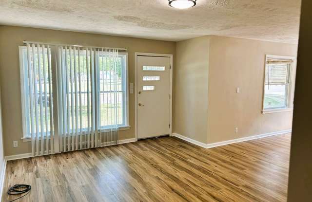 Bright  Convenient 3-Bedroom Home – 2450 Greenvale Rd