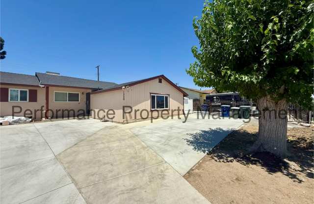 Updated 4 Bed/3 Bath SE Bakersfield Home w/ ADU & $0 Deposit Option