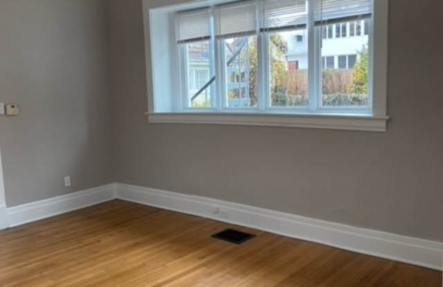 558 Fountain Street Northeast