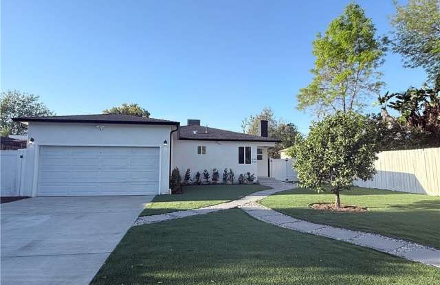 Photo of 12542 Emelita Street