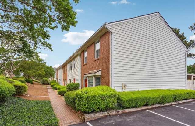 102 Holcomb Ferry Road