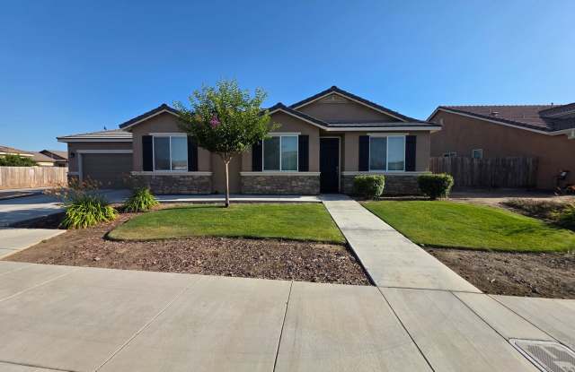 Newer 3 Bedroom 2 Bathroom in Tulare! Coming soon!!