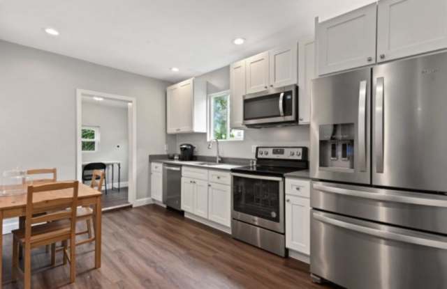 7 Abbotsford