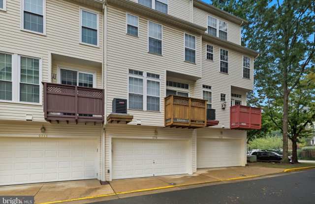 Photo of 2714 MANHATTAN Place