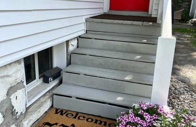 212 Circular Street unit: 2