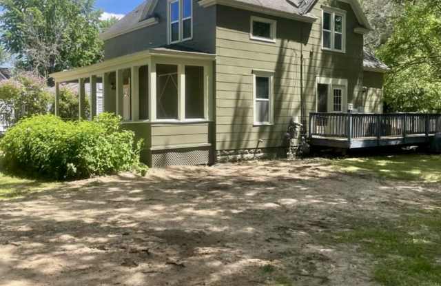 706 A East 4th Street - 1