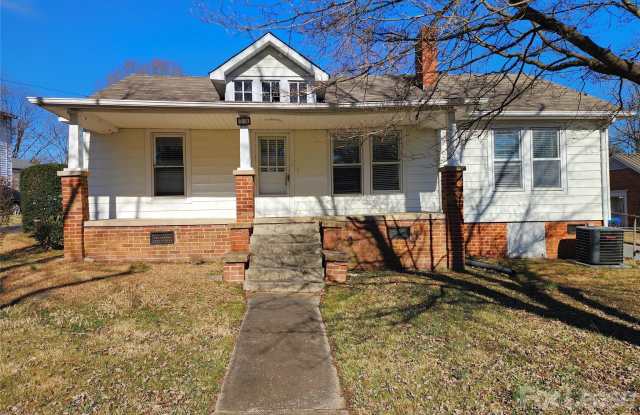 Photo of 29 Willowbrook Drive NW