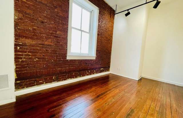 4444-48 MAIN Street unit: E