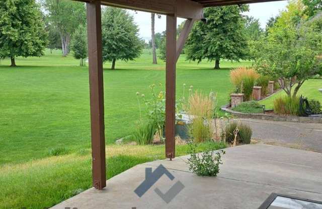 763 1/2 Village Way - Golf Course View
