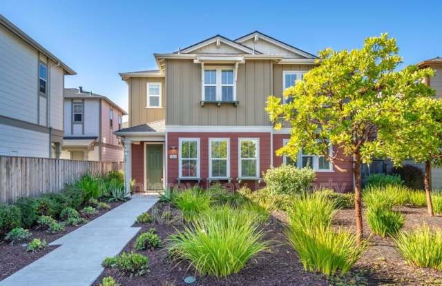 3008 Lighthouse Lane