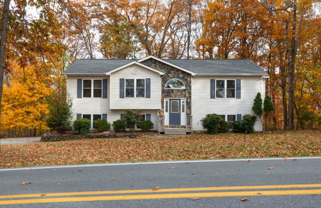 Photo of 3 Bed, 2.5 Bath Single Family Home in Harpers Ferry, WV