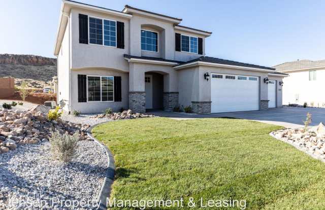 3370 East Tanoak Drive