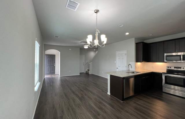 Luxury 3/2 Duplex in Seguin, Texas