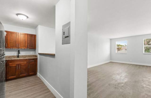 Photo of 1530 Crescent Cir