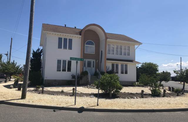 1600 Bay Boulevard