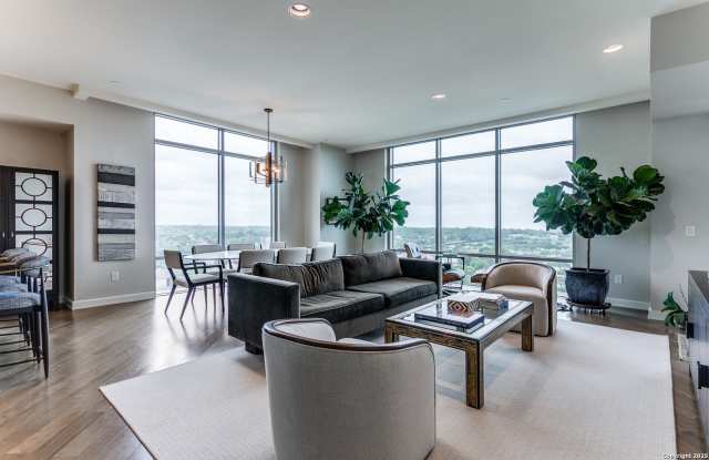 Photo of 4242 Broadway 1506