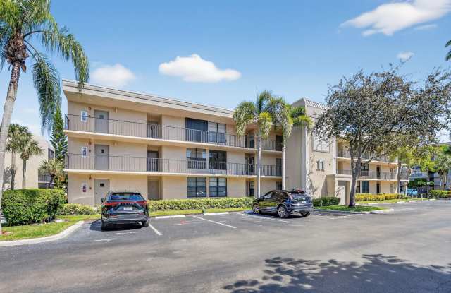 11 Royal Palm Way
