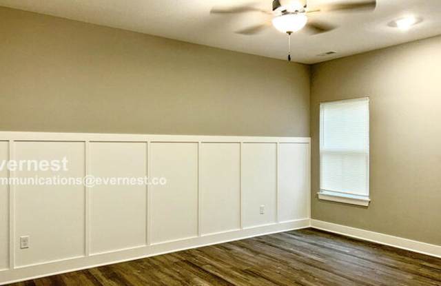 910 South Pope Avenue