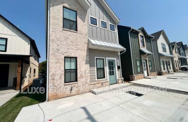 618 W. 2nd Street Suite 110