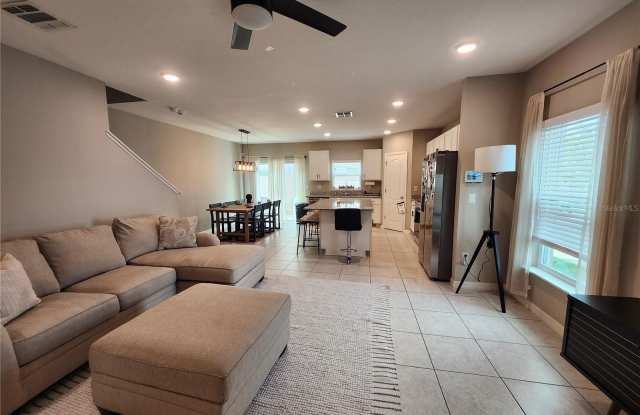 4718 LEGENDARY OAKS STREET