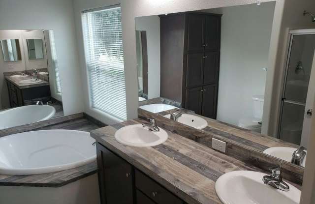 415 North Akers Rd #17