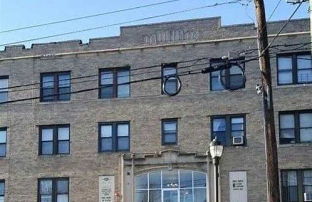 1600 Maple Ave