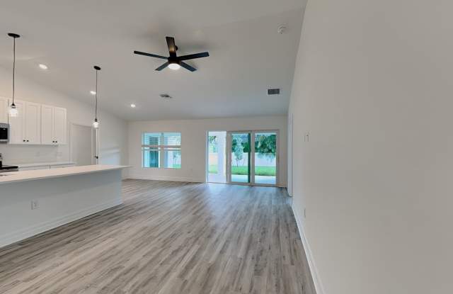 1016 Northeast 13th Street