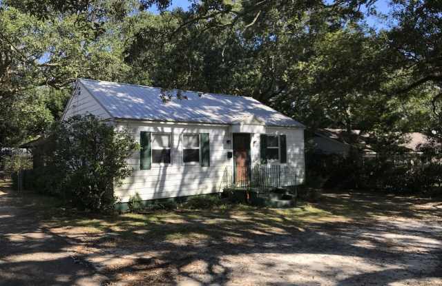 523 Stimpson St. - 523 Stimpson Ave, Fairhope, AL 36532