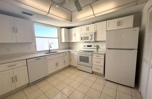 5186 MARSHFIELD LANE