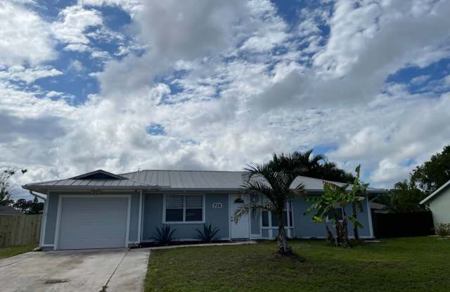 Very Nice Large 2/2/2 Home! - 726 Northeast Lanfair Street, Port St. Lucie, FL 34983