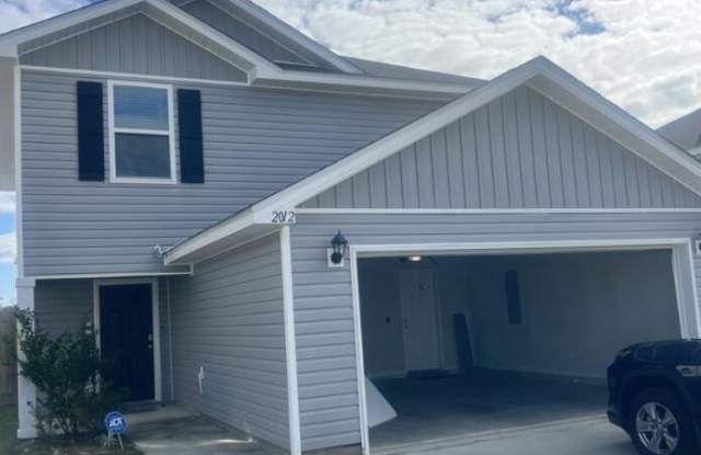 2012 Magazine Street