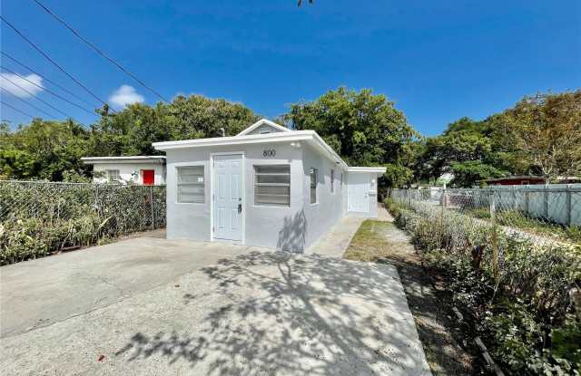 800 NW 3rd Ter