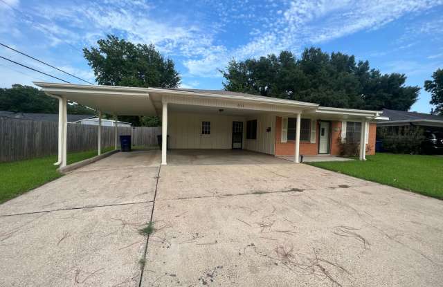 Updated in Broadmoor Terrace - 6005 Horton Avenue, Shreveport, LA 71105