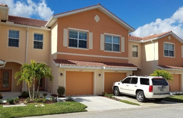 10195 Via Colomba CIR - 10195 Via Colombia Cir, Fort Myers, FL 33966