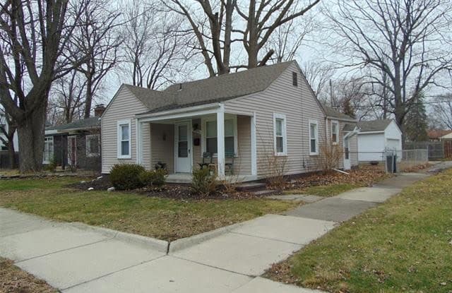 21751 ROSLYN Road - 21751 Roslyn Road, Harper Woods, MI 48225