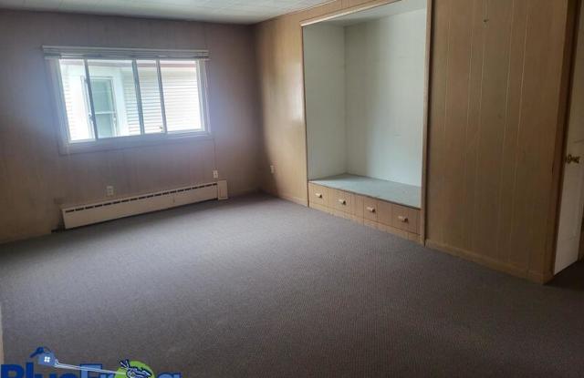 929 Jackson St - Upper