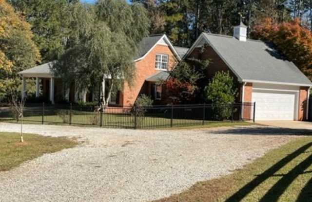 Beautiful updated 4BR/2.5BA home on 8.3 acres, with pool! photos photos