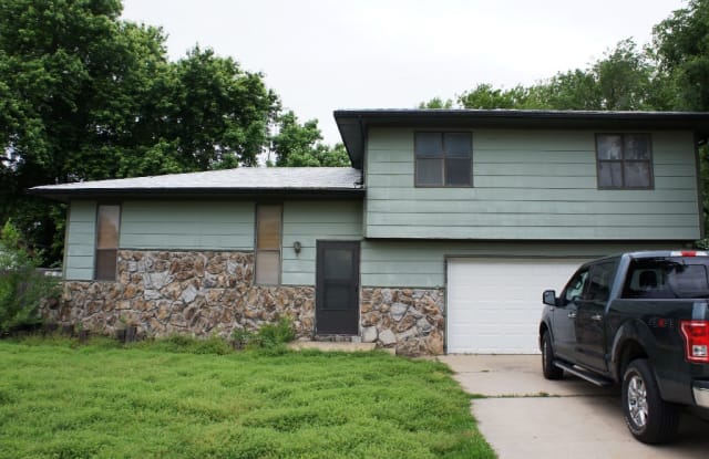 4813 S Martinson Cir - 4813 South Martenson, Wichita, KS 67217