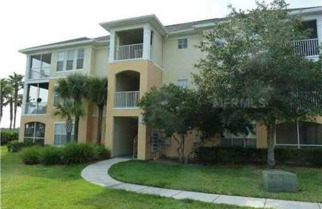9401 CRESCENT LOOP Circle