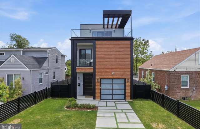 1550 13TH Street S
