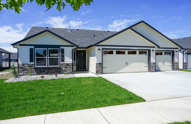 Photo of 3 CAR GARAGE