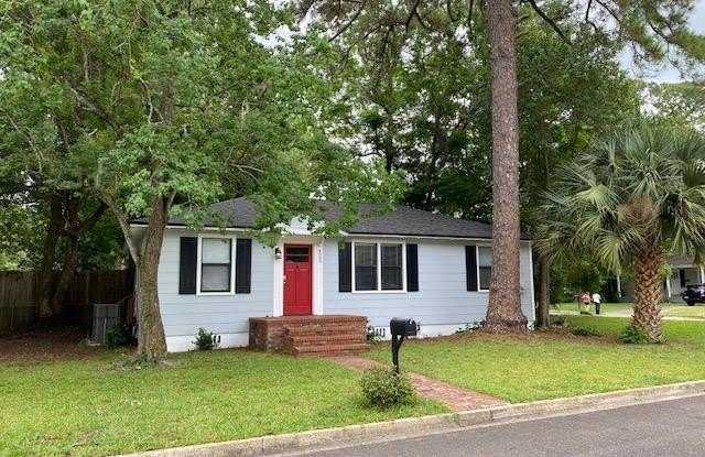 Photo of 4565 ROYAL Avenue